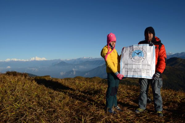 HIMALAYAN ANIRBAN MUKHERJEE WITH DAIGHTER ON THE SANDAKPJU PHALUT TRAIL - Priyadarshi Gupta HIMALAYAN ANIRBAN MUKHERJEE WITH DAIGHTER ON THE SANDAKPJU PHALUT TRAIL - Priyadarshi Gupta