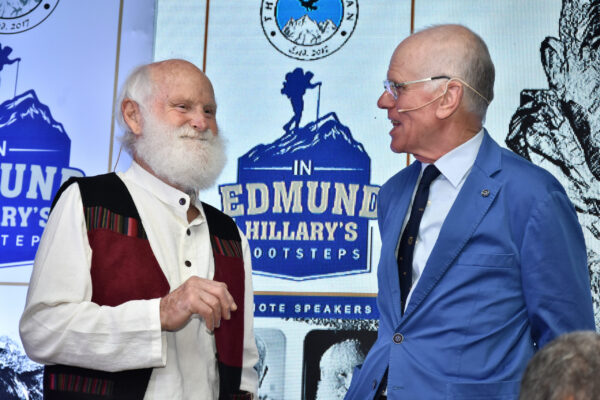 Jim Wilson and Peter Hillary in a lighter moment at the program hall , 12th November 2019 - Priyadarshi Gupta Jim Wilson and Peter Hillary in a lighter moment at the program hall , 12th November 2019 - Priyadarshi Gupta