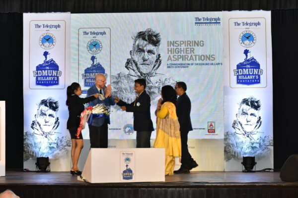 Peter Hillary being felicitated by THE HIMALAYANs Everester Debraj Dutta, Mohua Roy and Dr Kumar Gupta- Photo The Telegraph